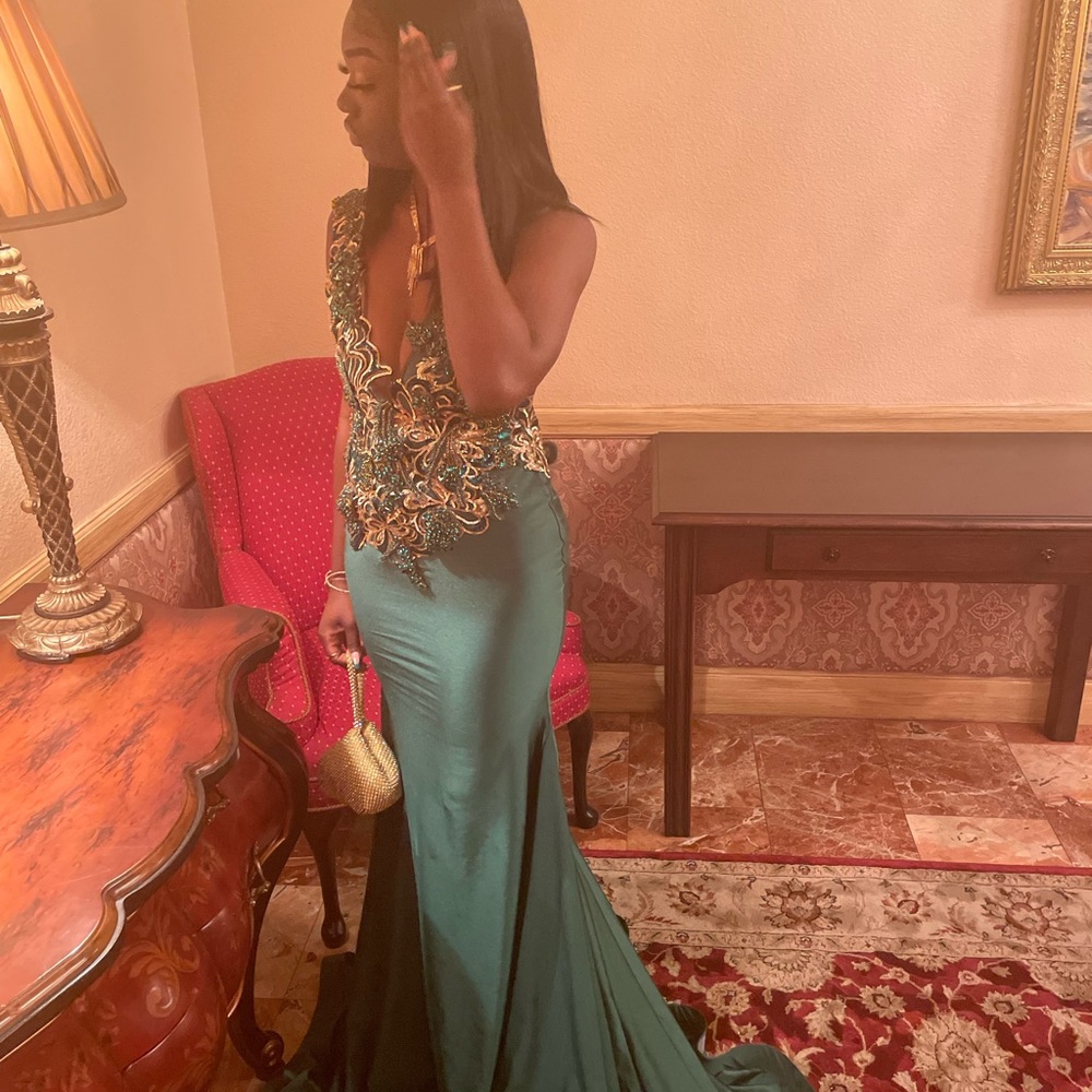 Prom dress - Picture 4 of 6